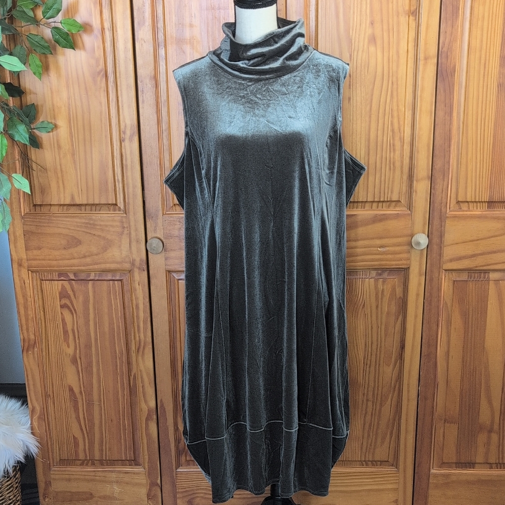 Wynne Layers Green Velvety Cowl Neck Sleeveless Dress 2X C473